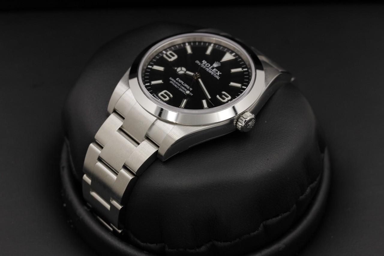 Watch Image 2