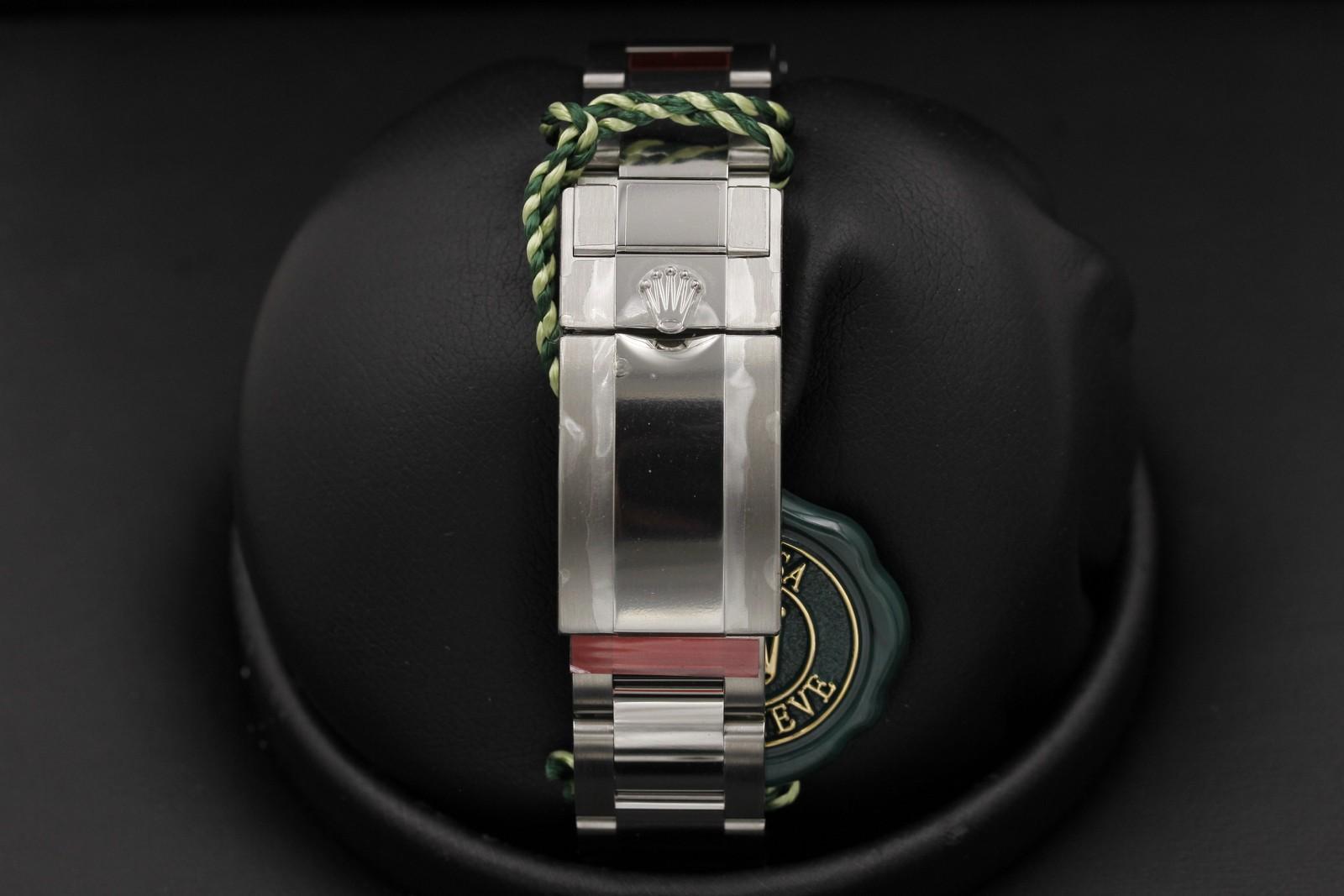 Watch Image 7