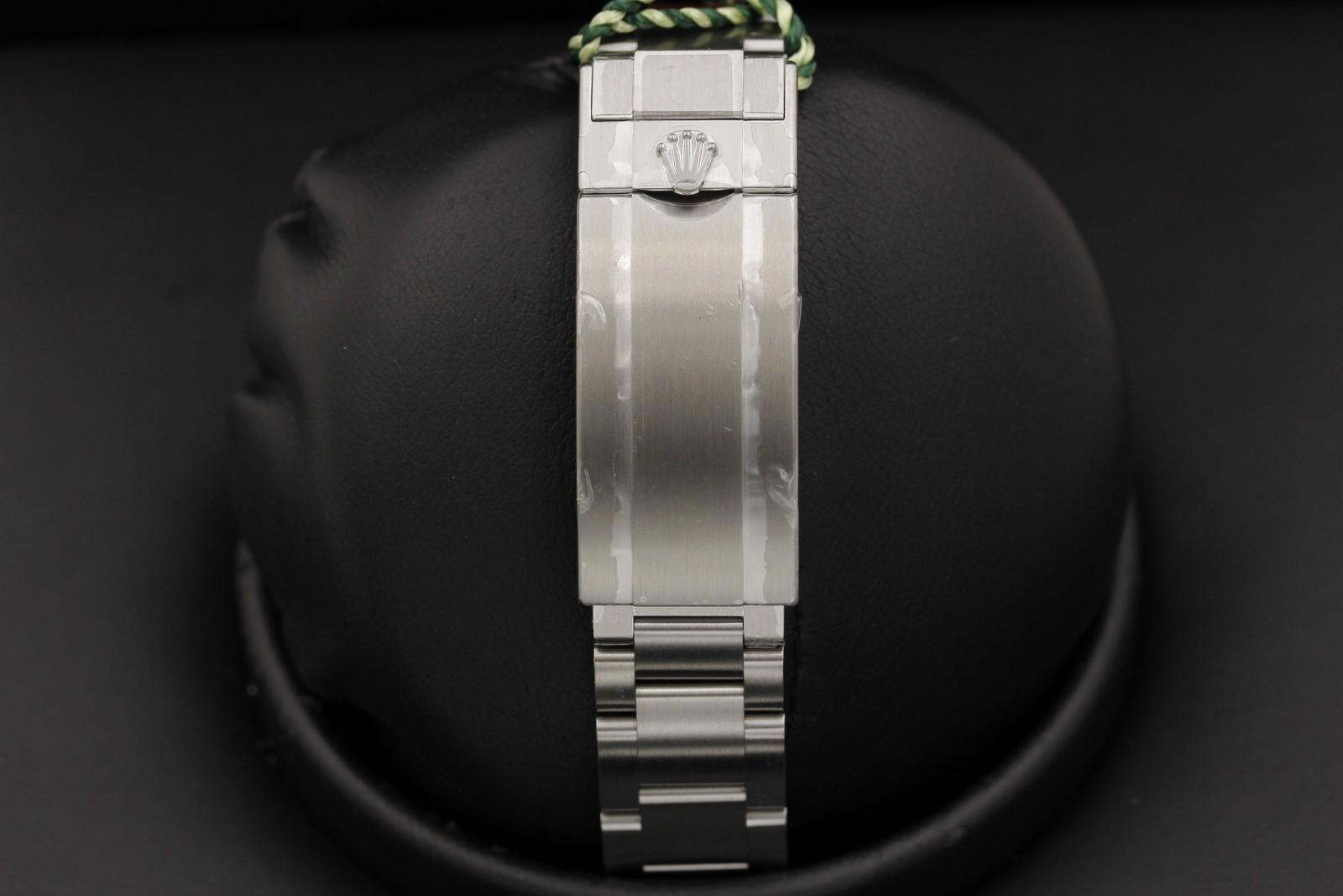 Watch Image 7