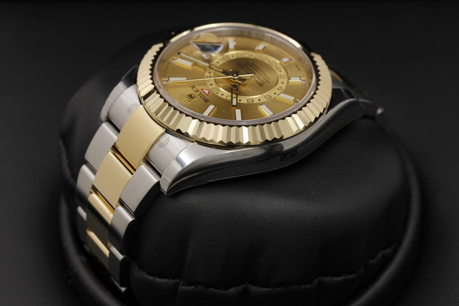 Watch Image 5