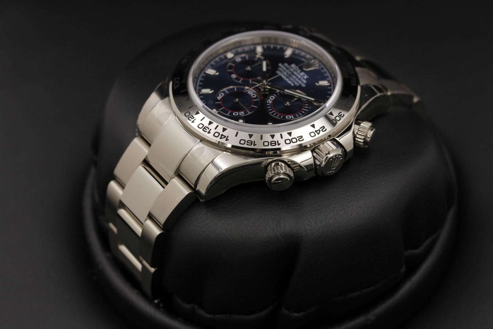 Watch Image 7