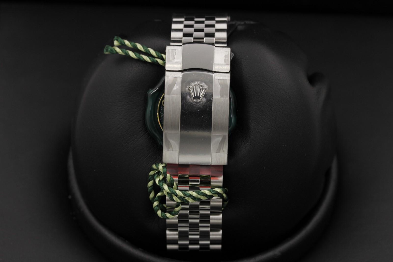 Watch Image 7