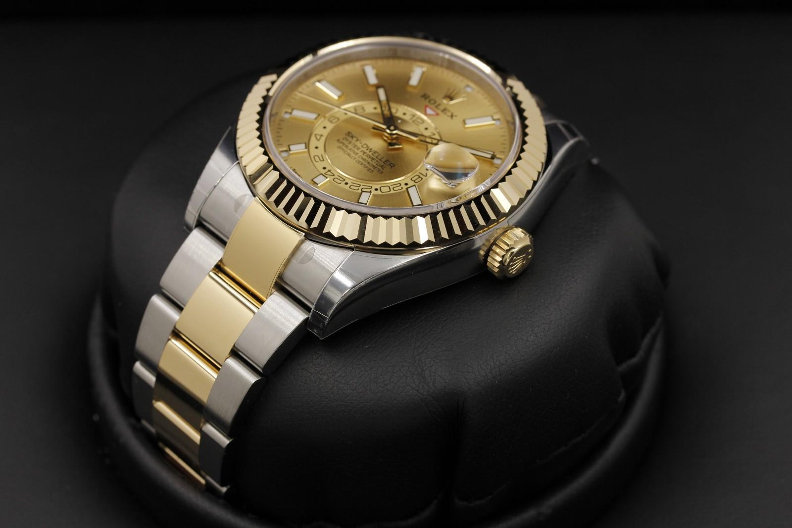 Watch Image 2