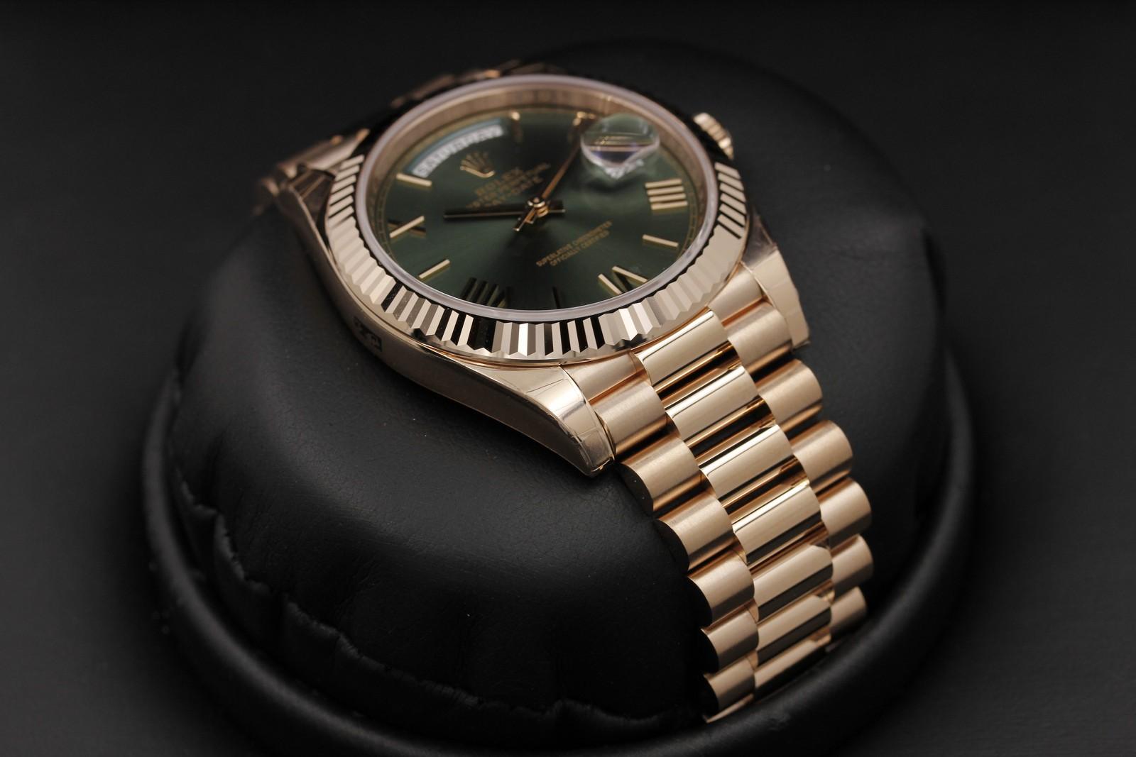 Watch Image 6