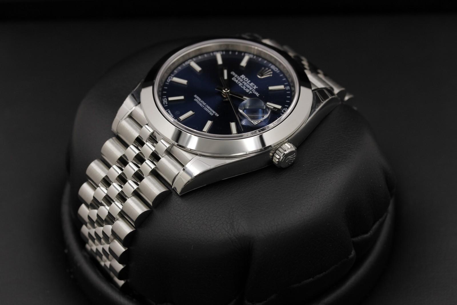Watch Image 2