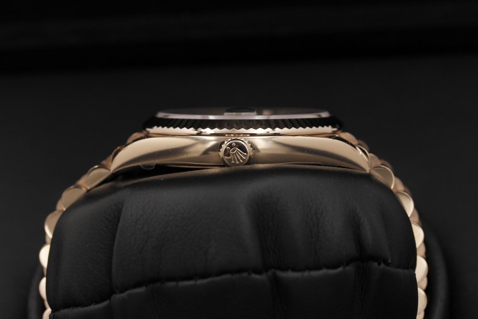 Watch Image 3