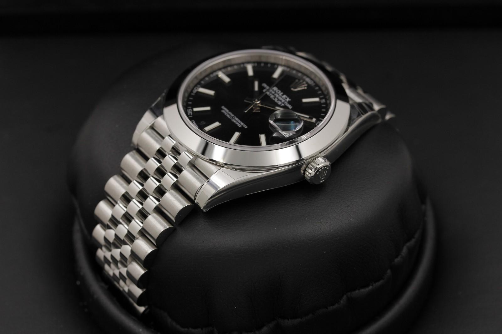 Watch Image 2