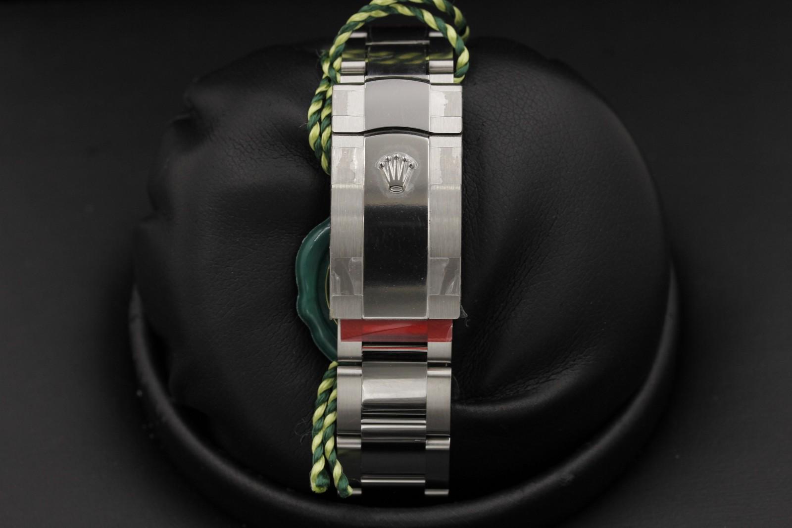 Watch Image 7
