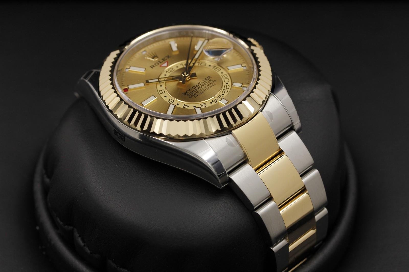 Watch Image 6