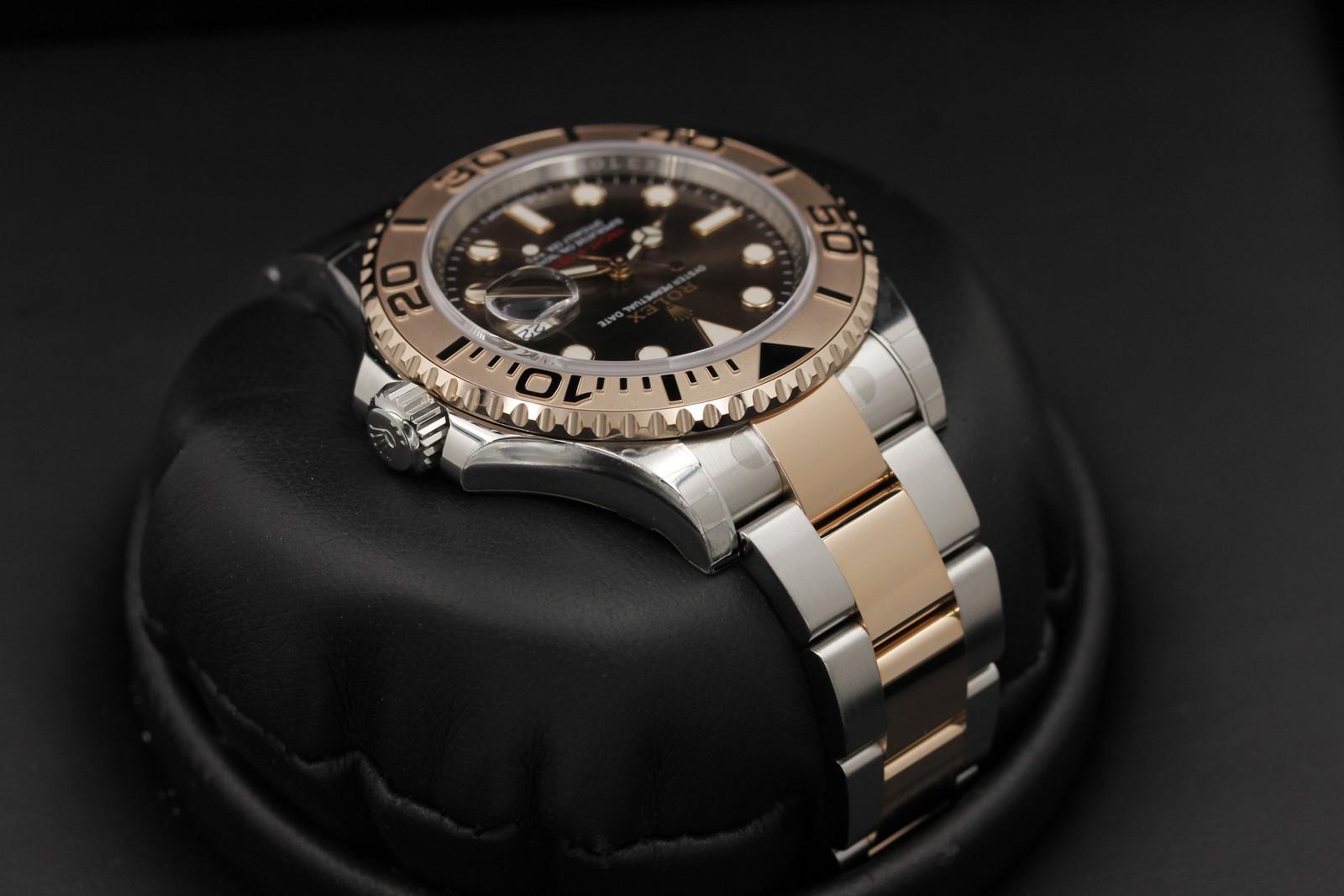 Watch Image 4