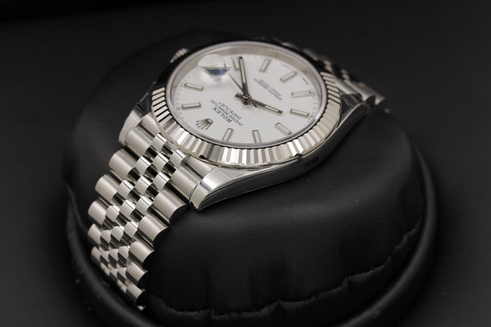 Watch Image 5