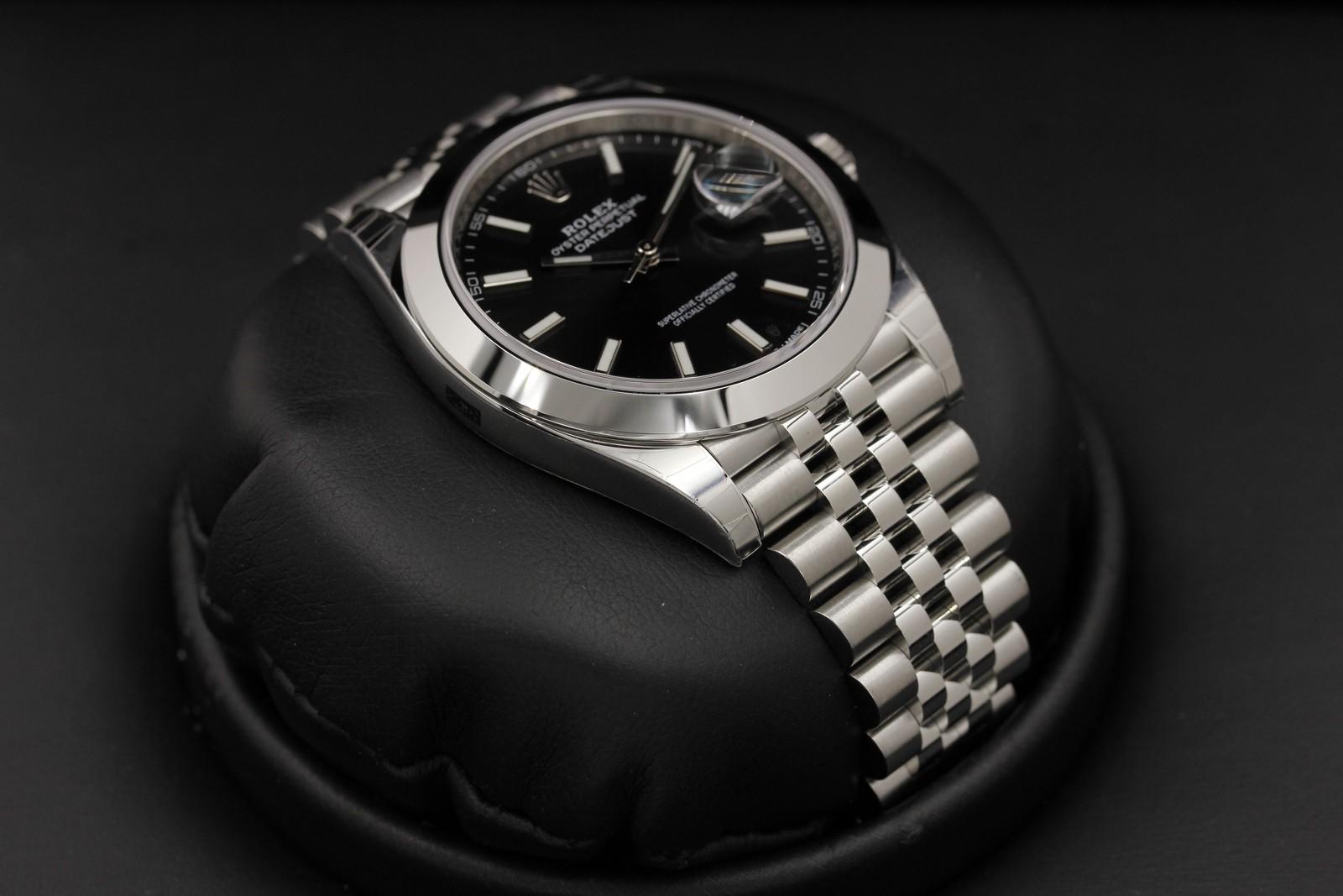 Watch Image 6