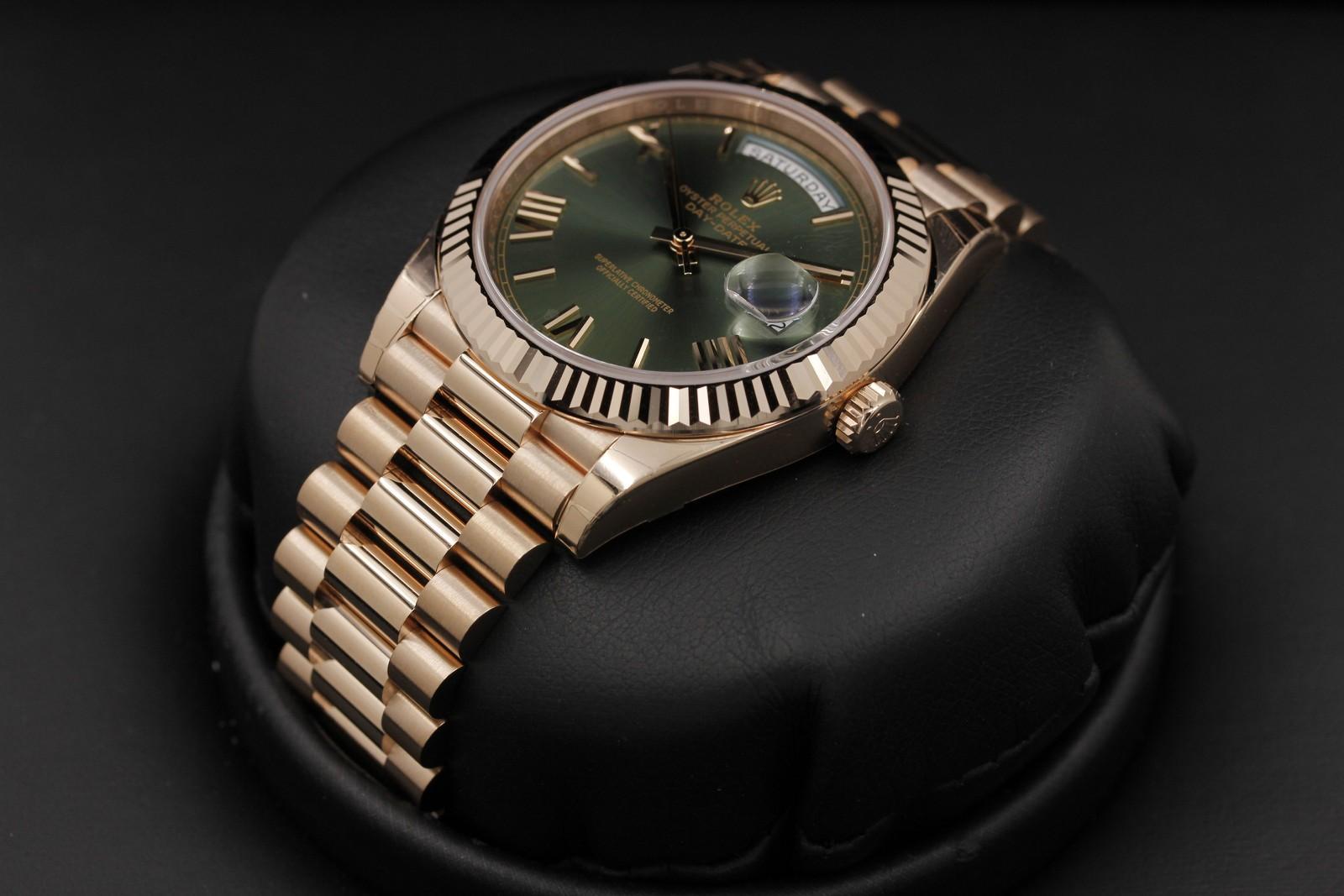 Watch Image 2