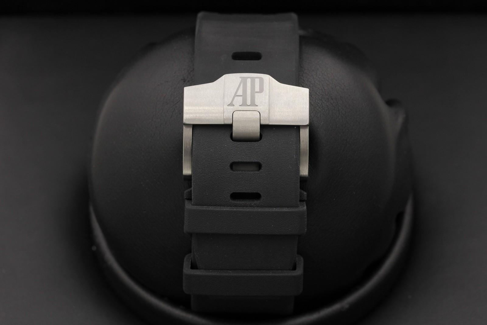 Watch Image 7