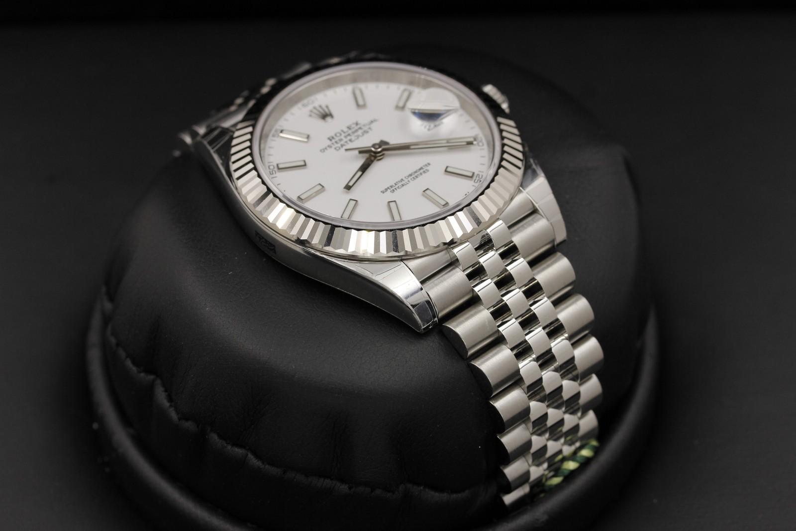 Watch Image 6