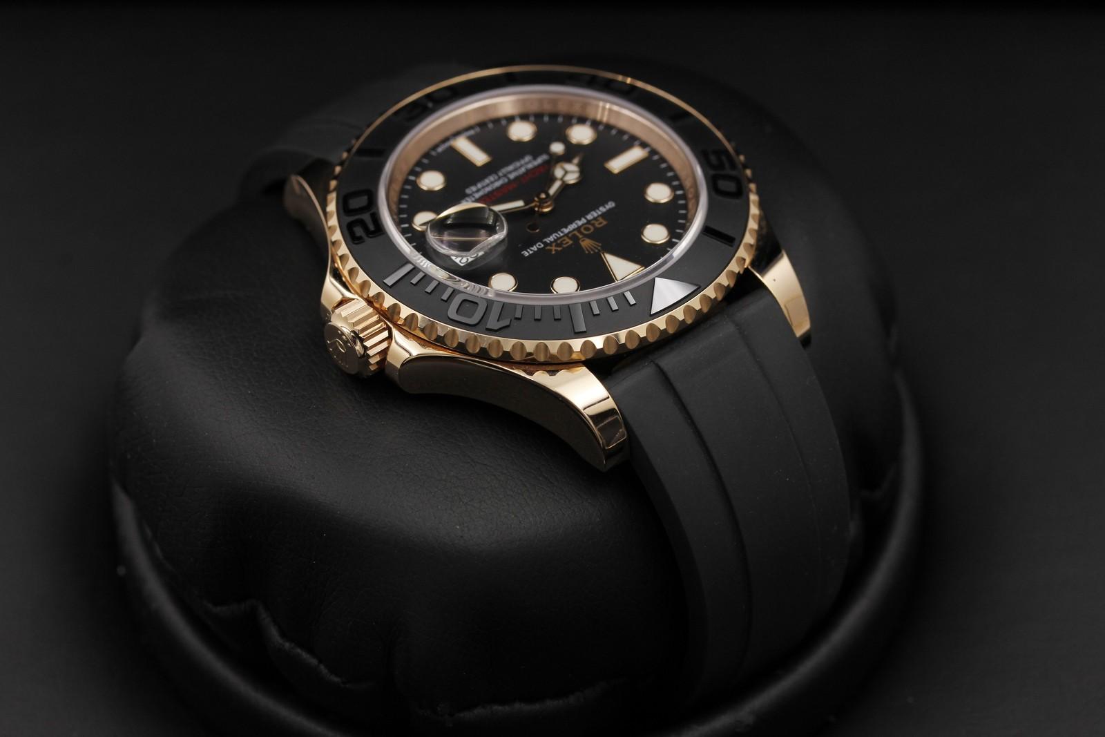 Watch Image 4