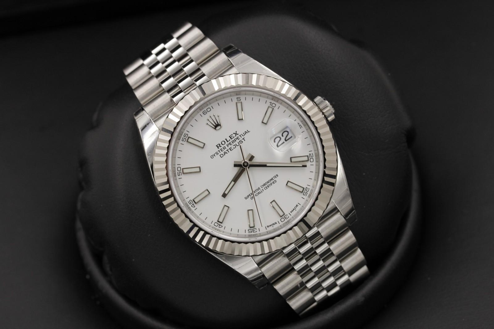 Watch Image 9