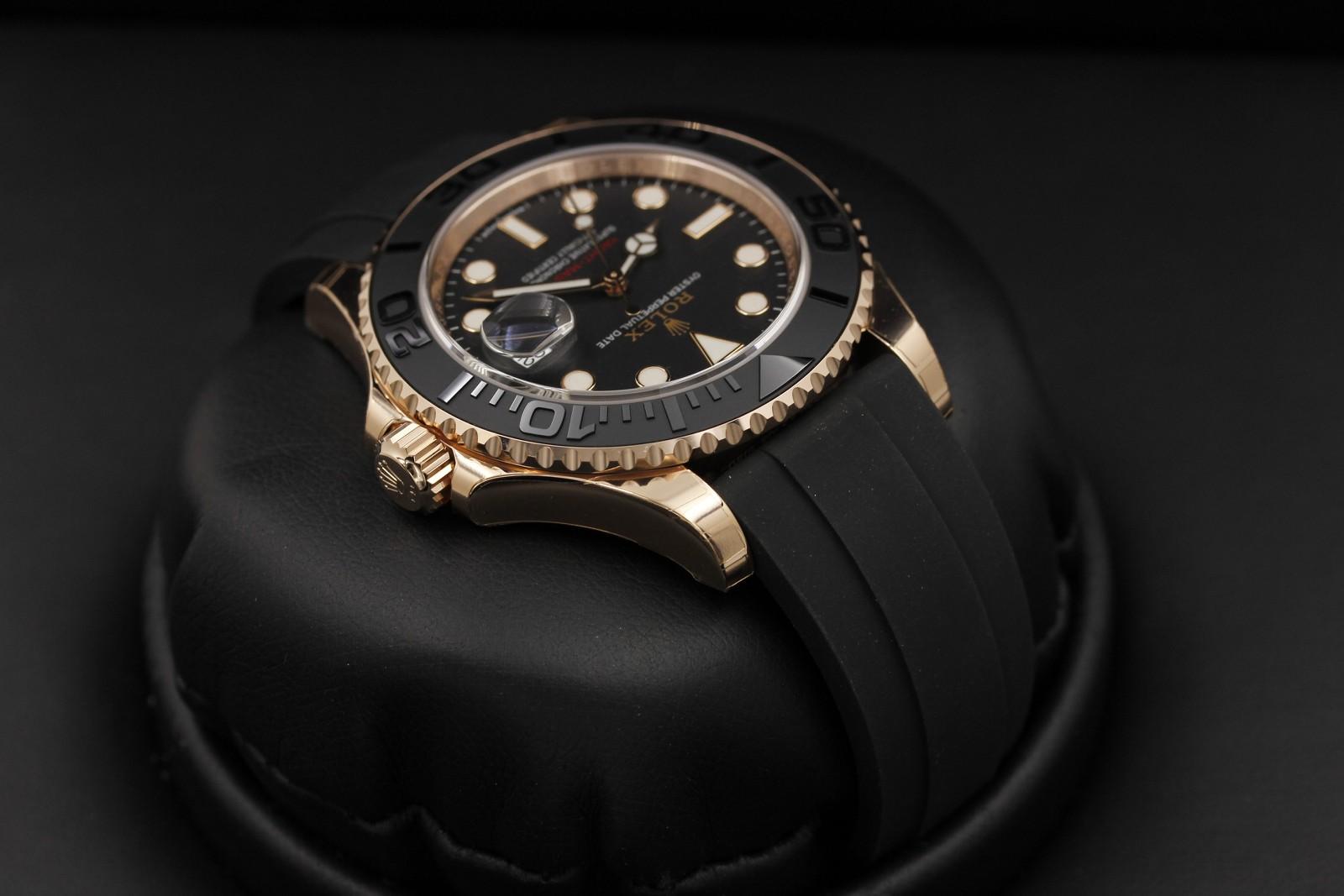 Watch Image 4