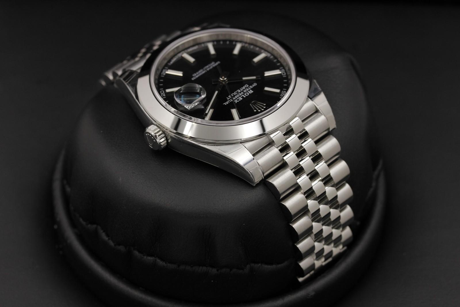 Watch Image 4