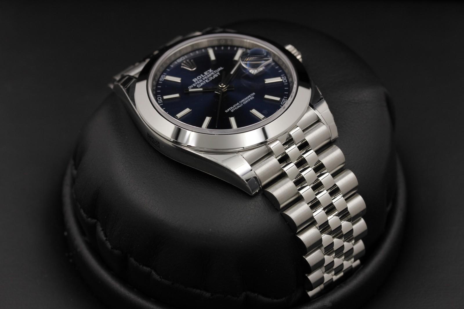 Watch Image 6