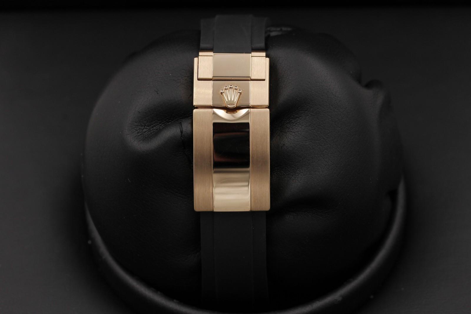 Watch Image 7