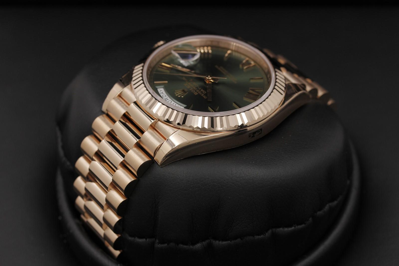 Watch Image 5