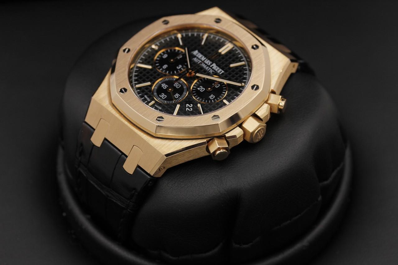 Watch Image 3