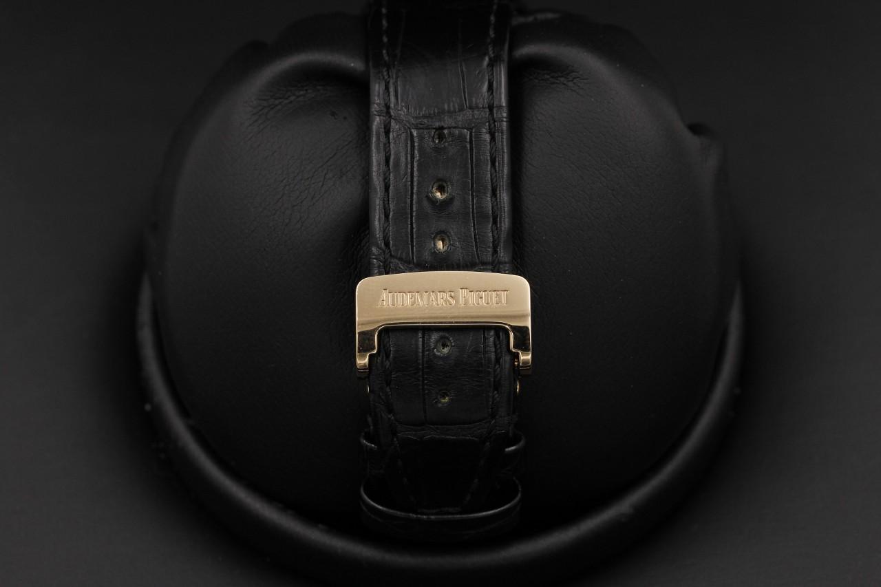 Watch Image 13
