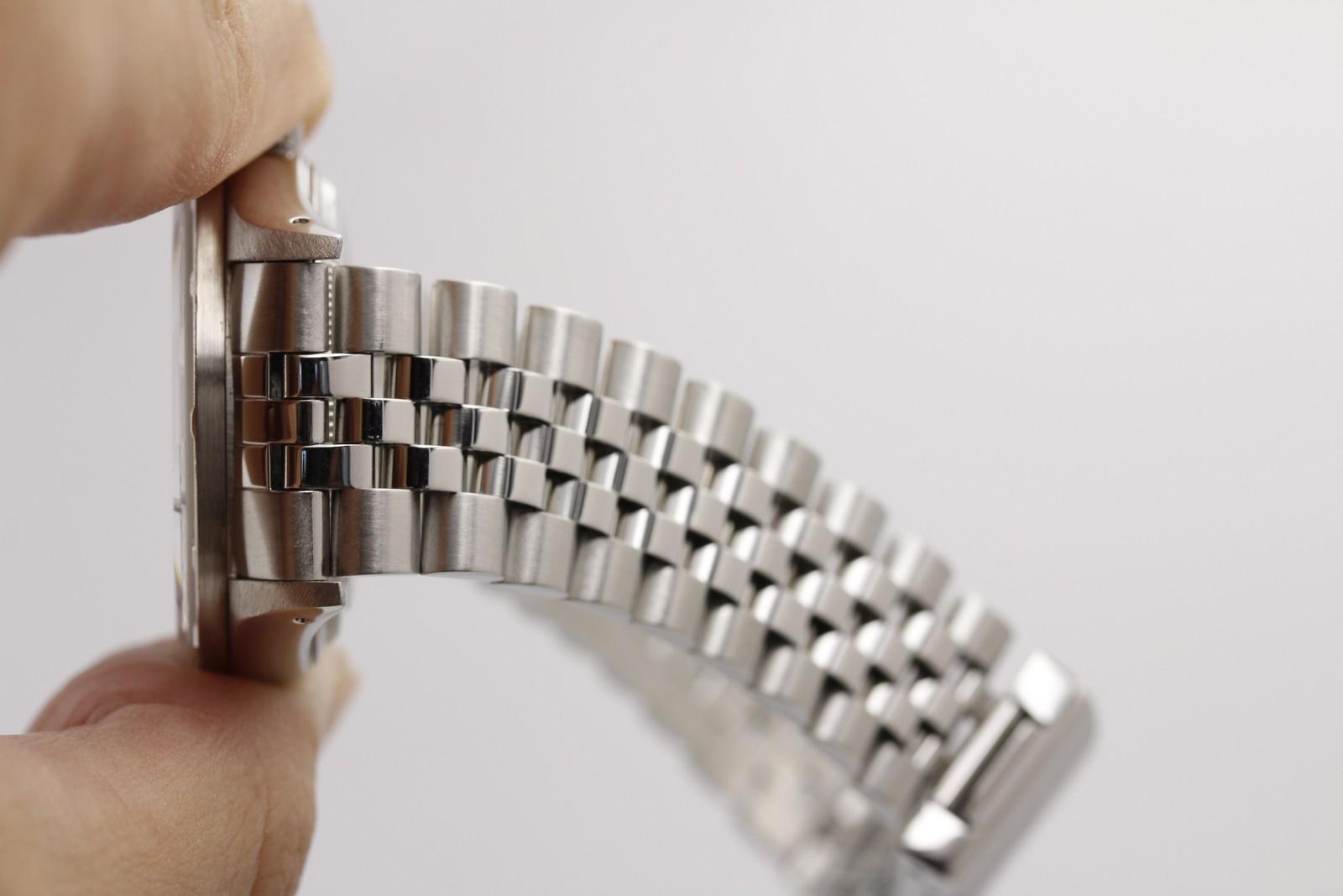 Watch Image 10