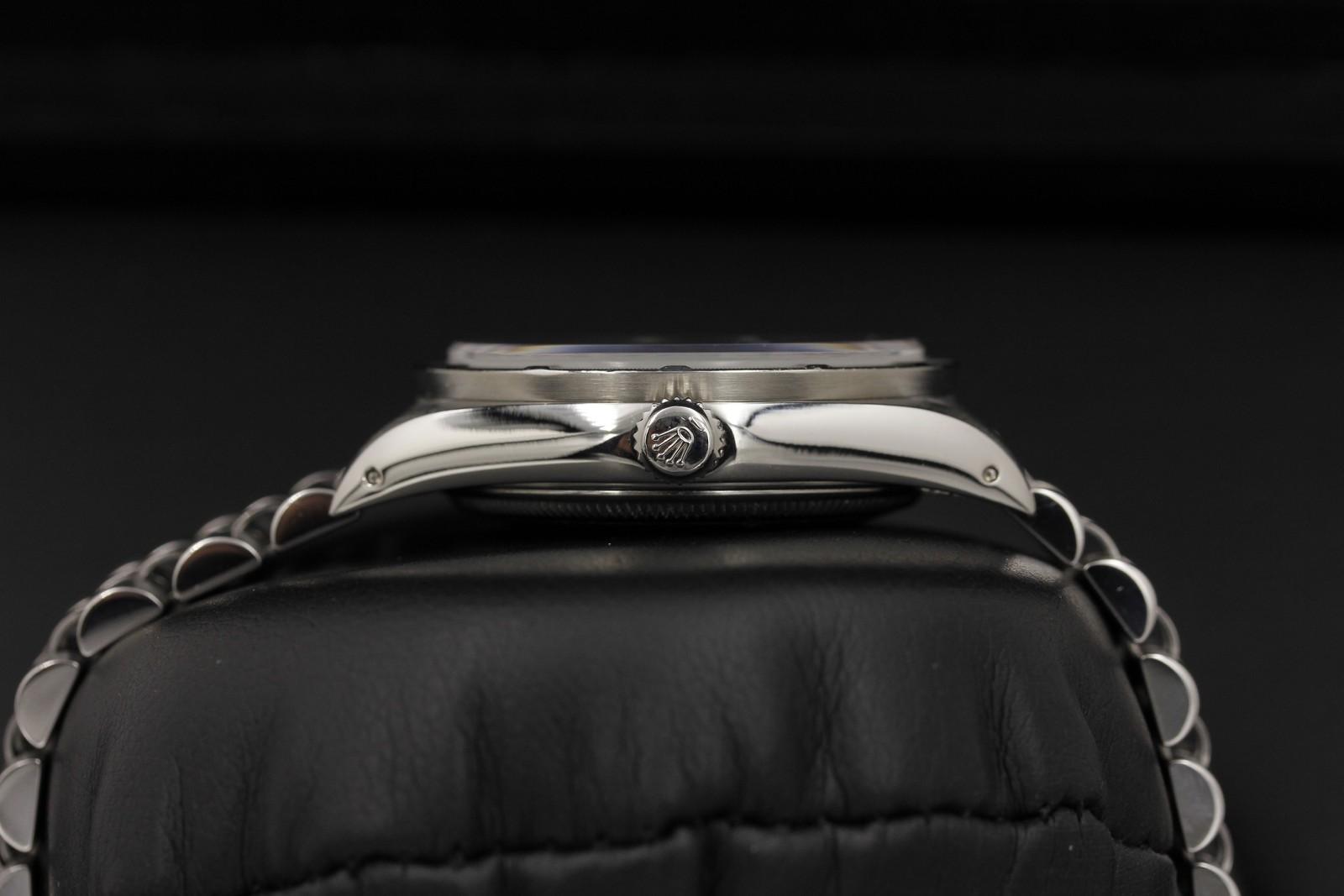 Watch Image 3