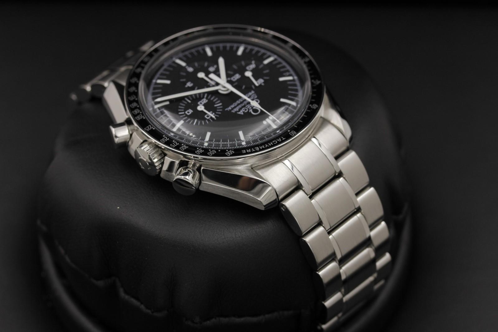 Watch Image 4