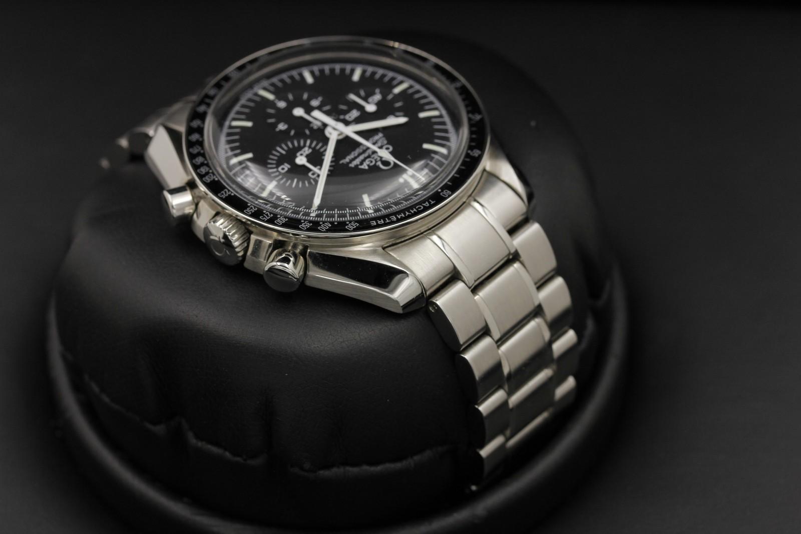 Watch Image 4