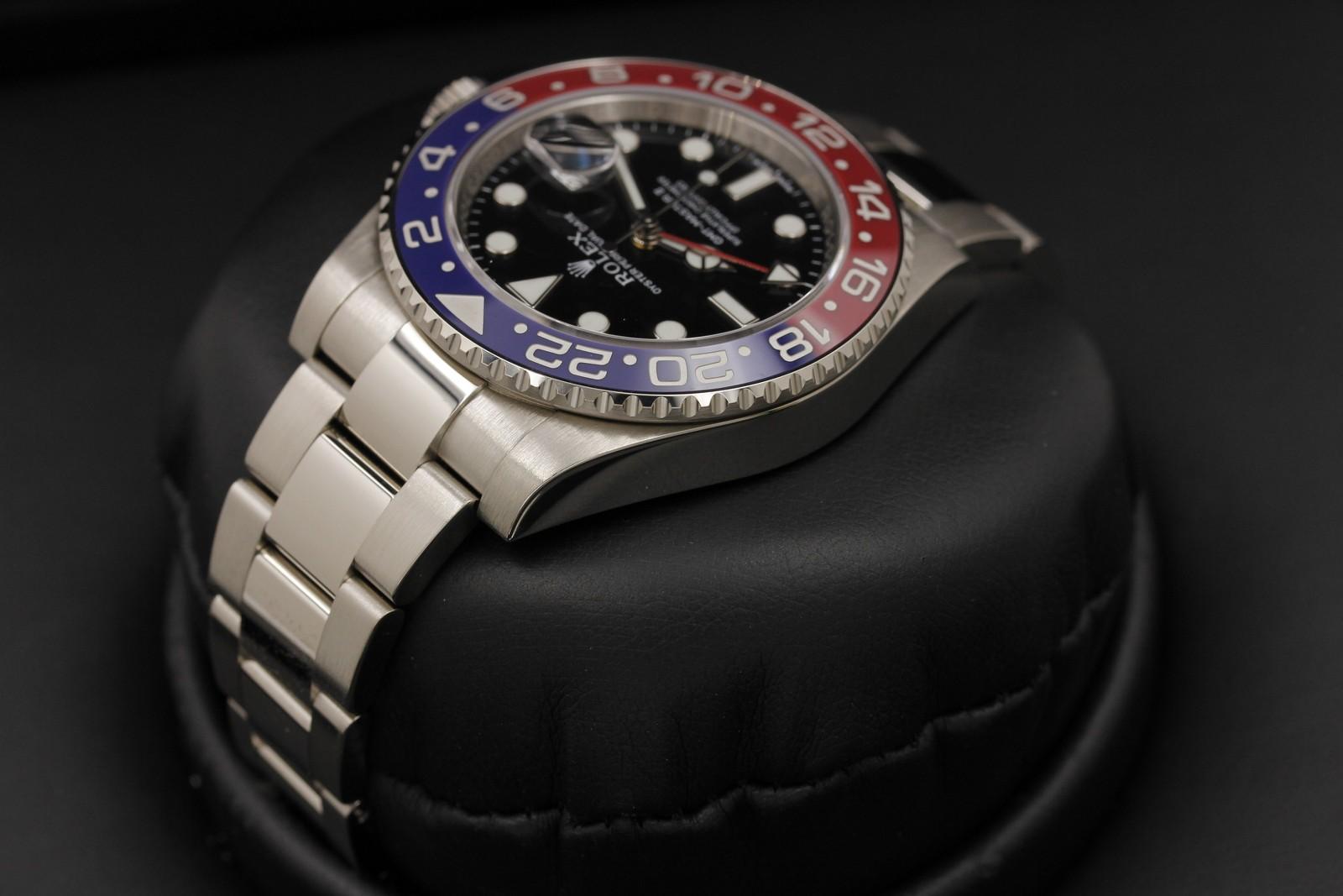 Watch Image 5