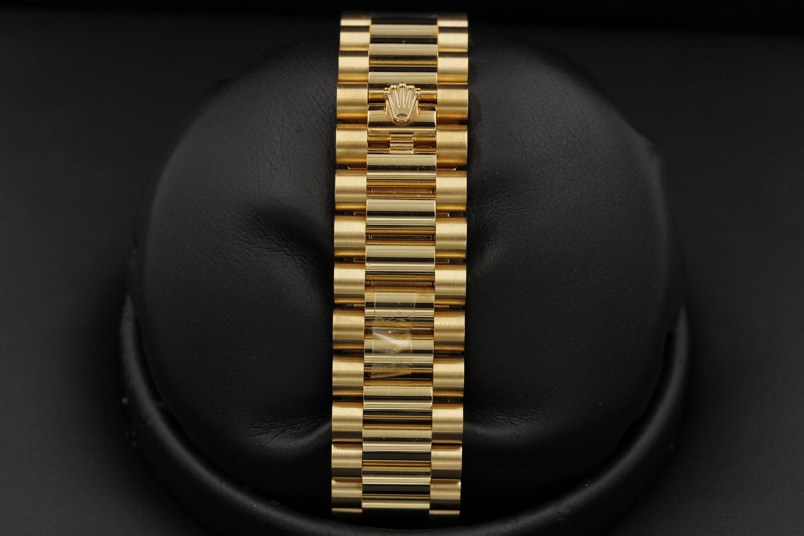 Watch Image 7