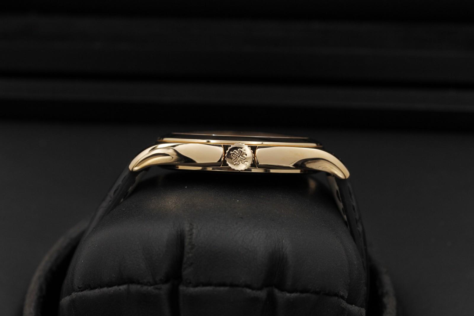 Watch Image 3
