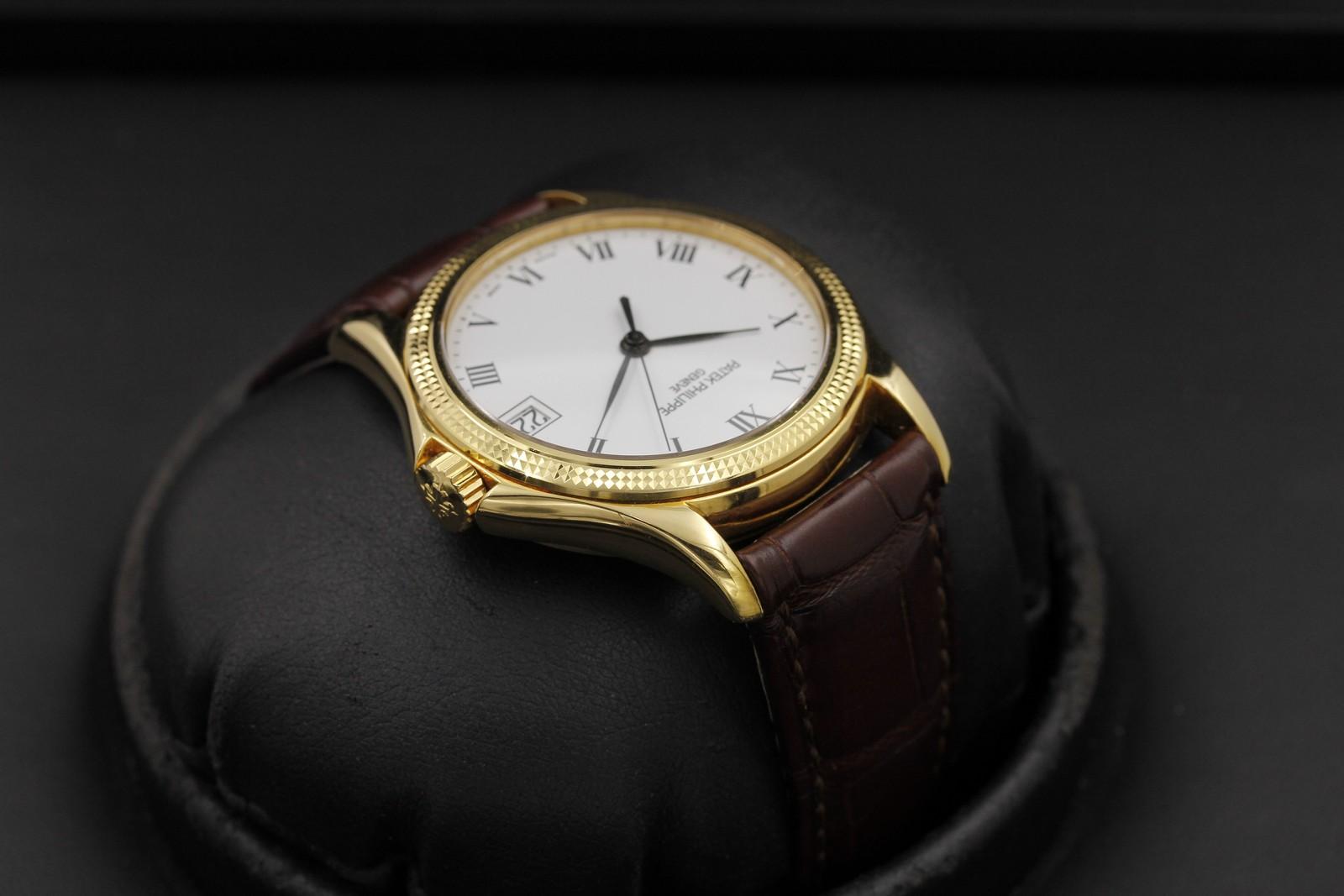 Watch Image 4