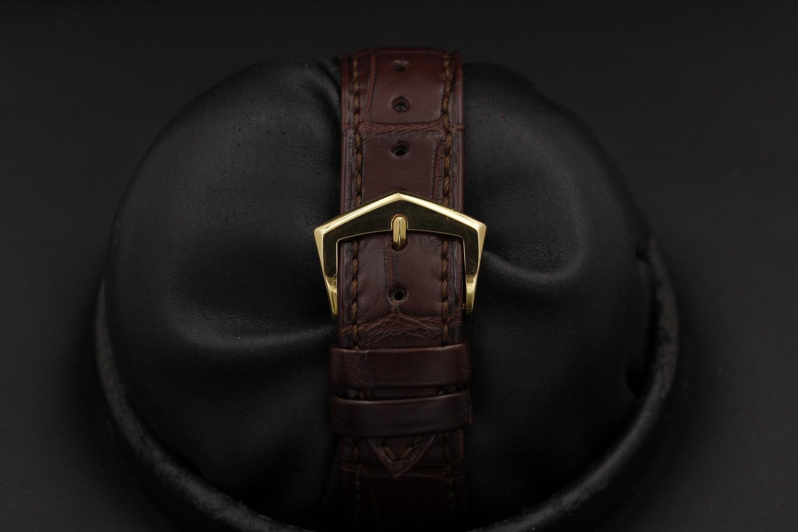 Watch Image 7