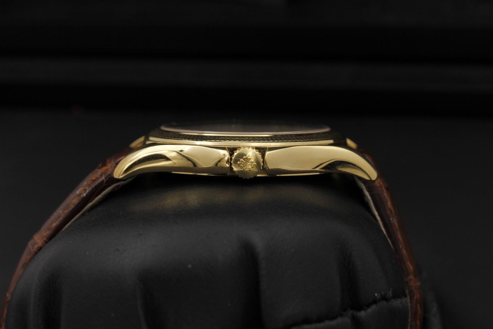 Watch Image 3