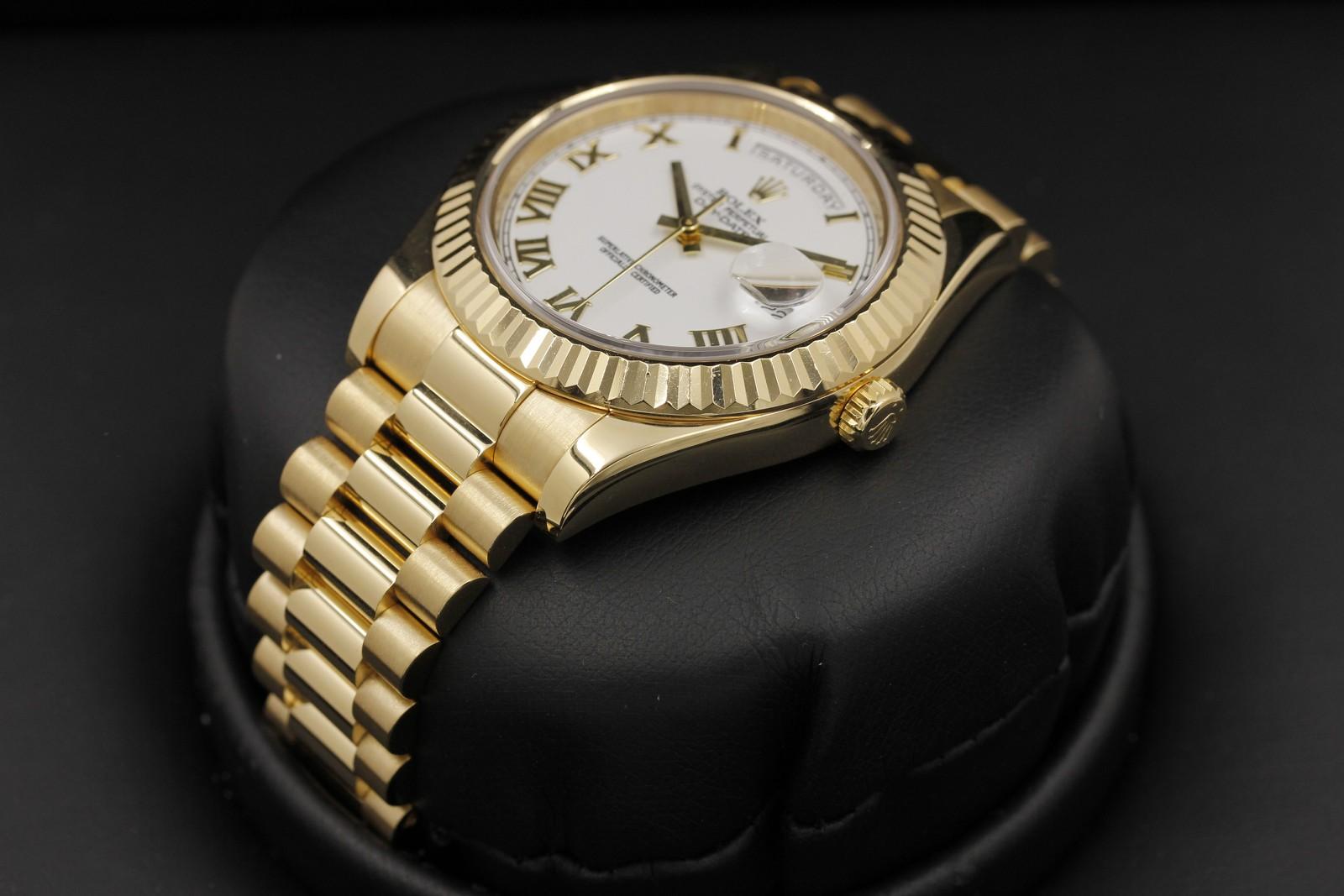 Watch Image 2