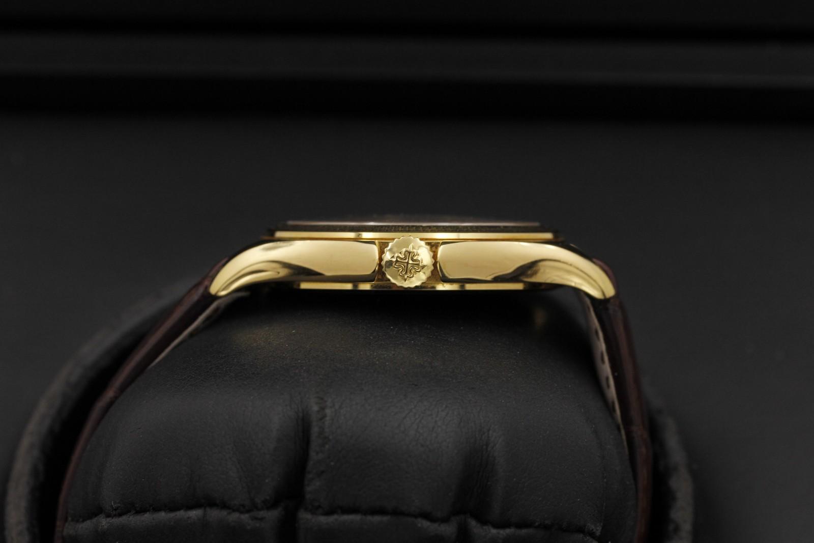 Watch Image 3