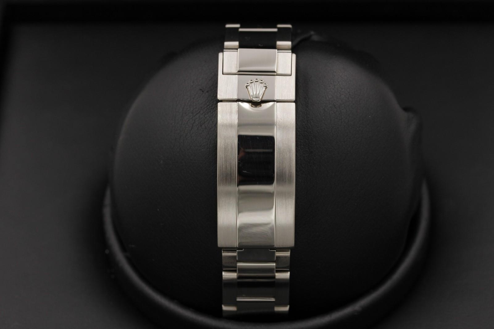 Watch Image 7