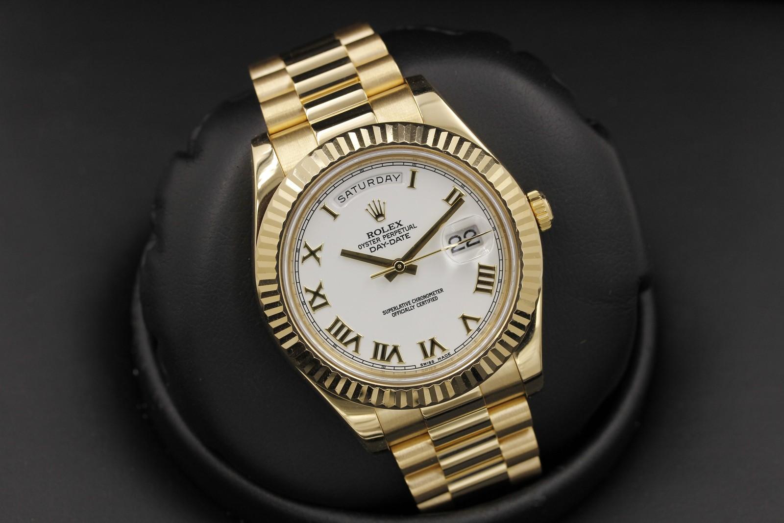 Watch Image 9