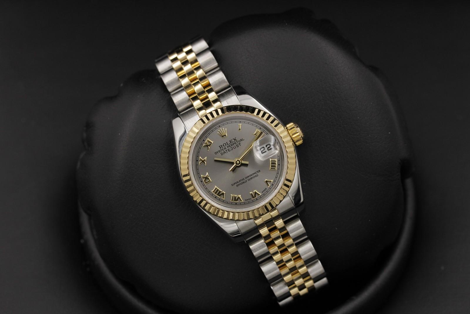 Watch Image 9