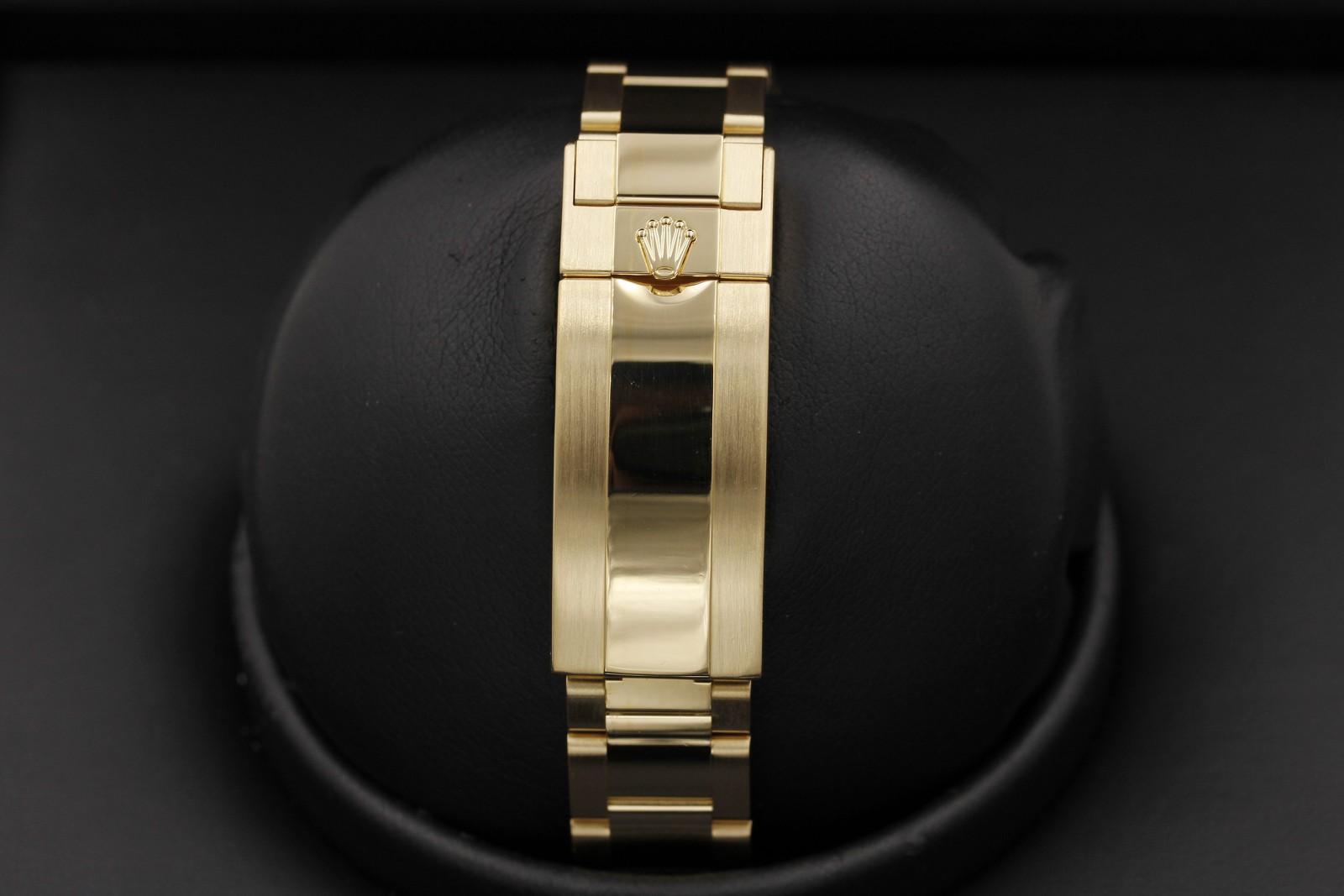 Watch Image 7