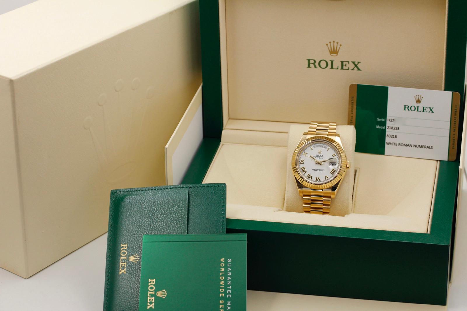 Watch Image 12