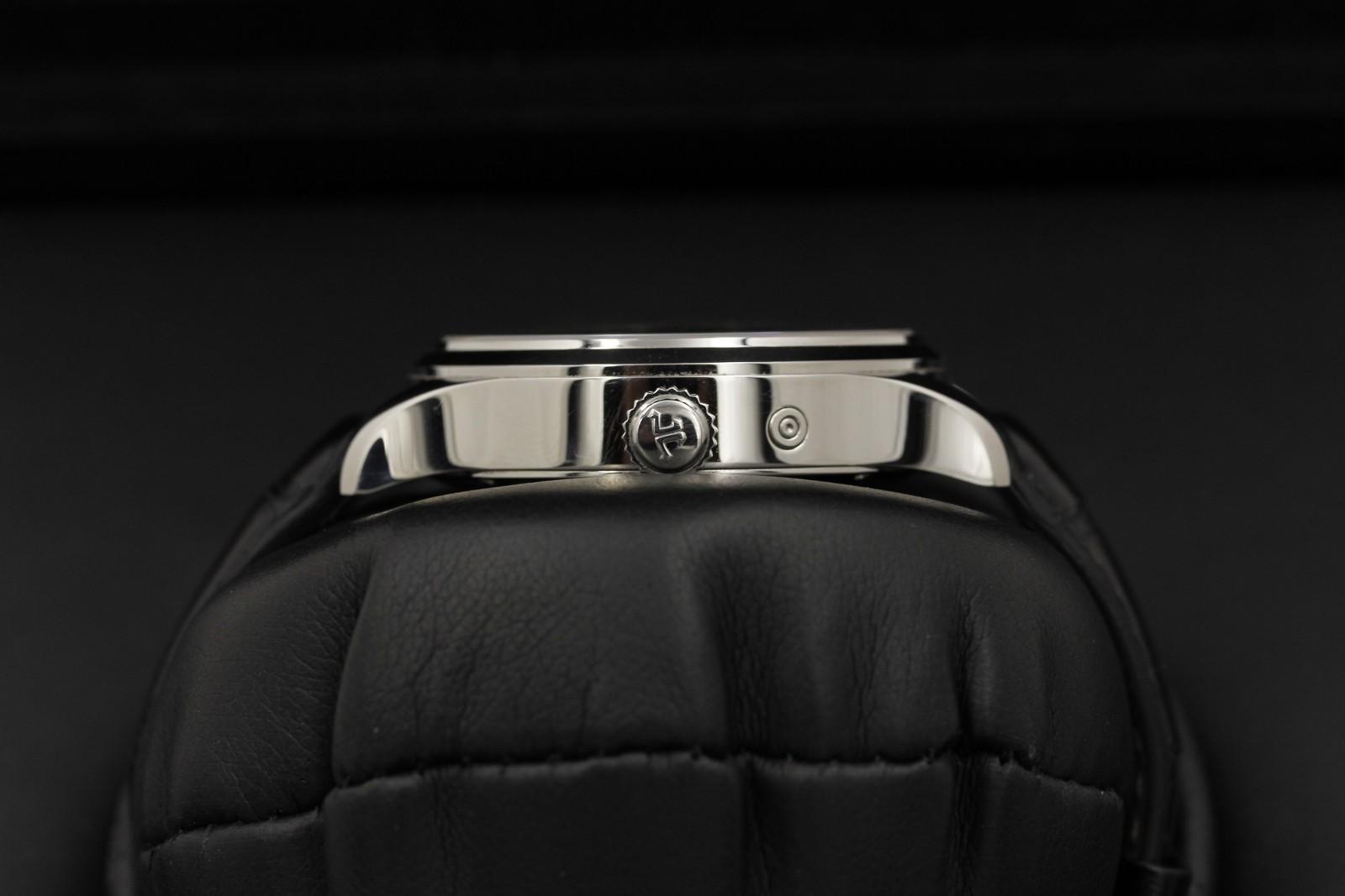 Watch Image 3