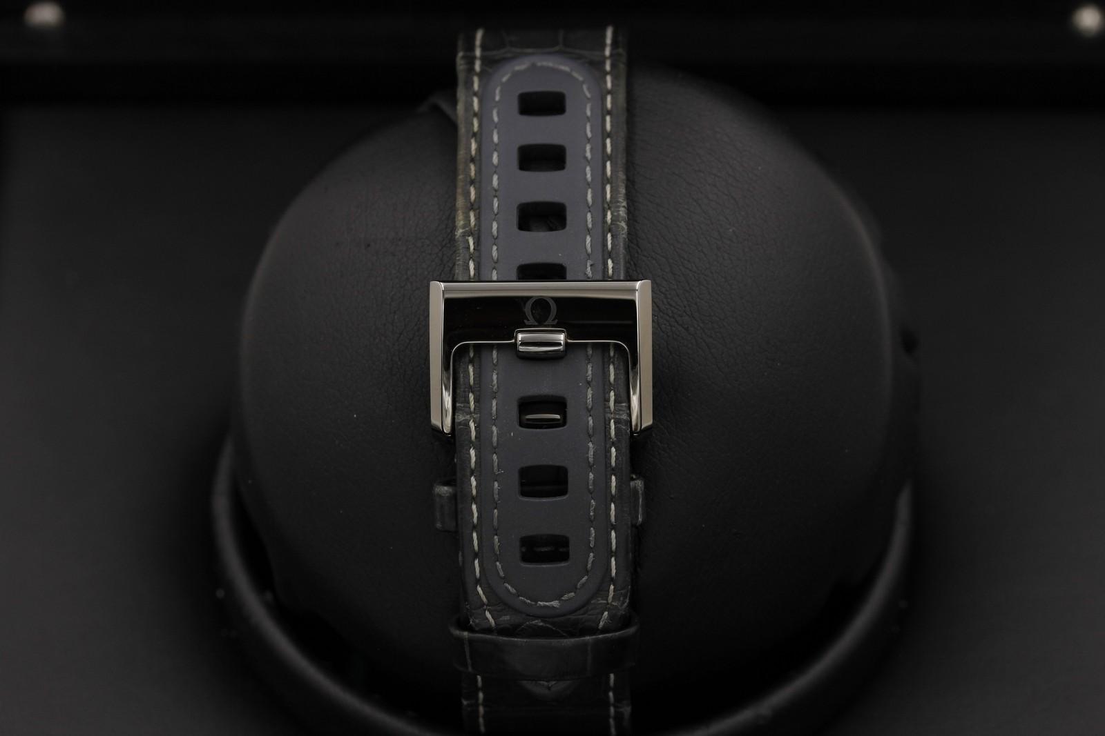 Watch Image 13