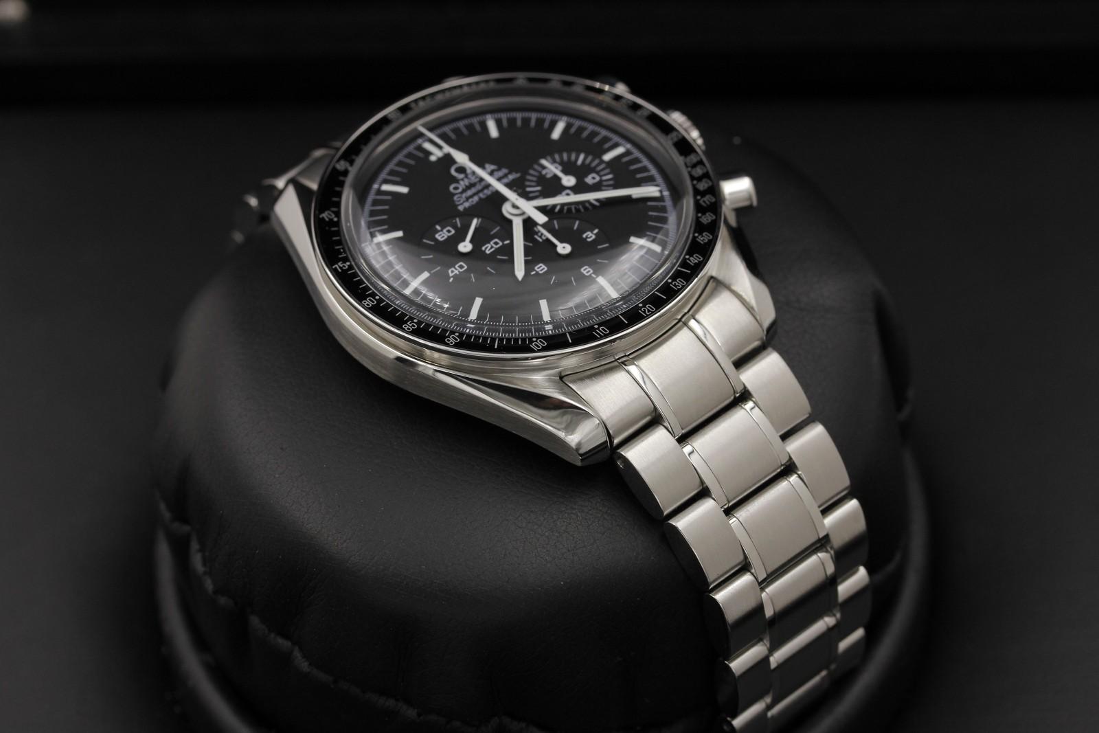Watch Image 6