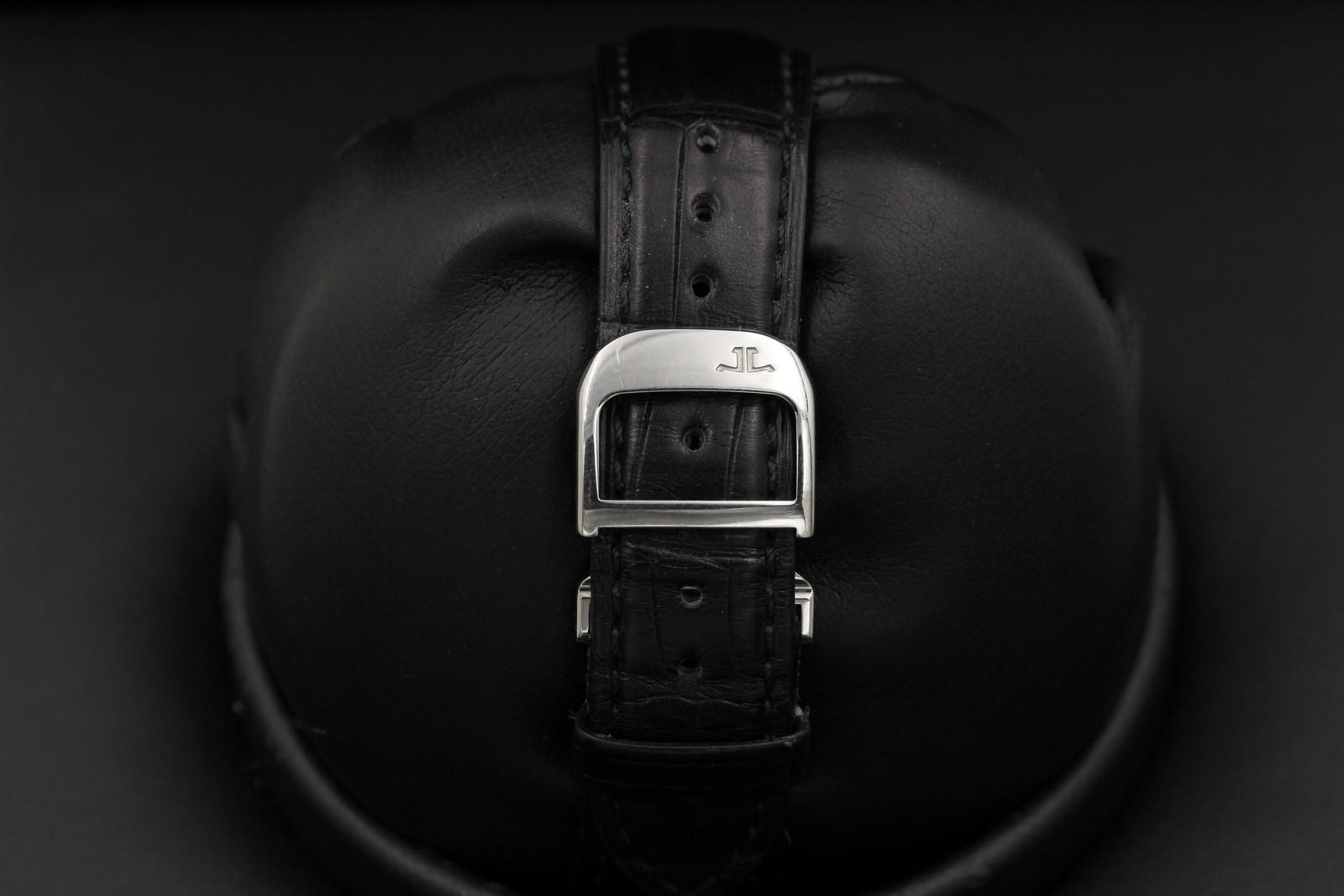 Watch Image 7
