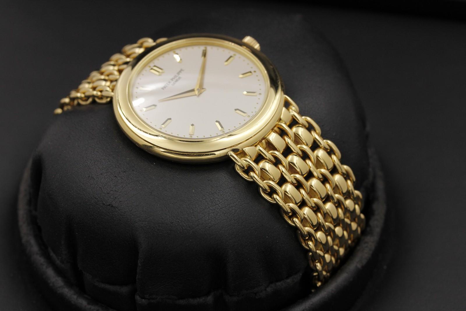 Watch Image 6